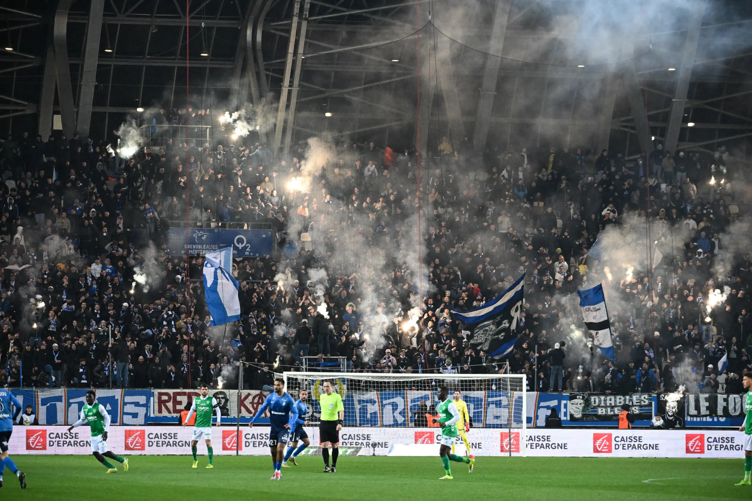 ASSE - GF38 : Les Red Kaos dénoncent un « stade aseptisé »