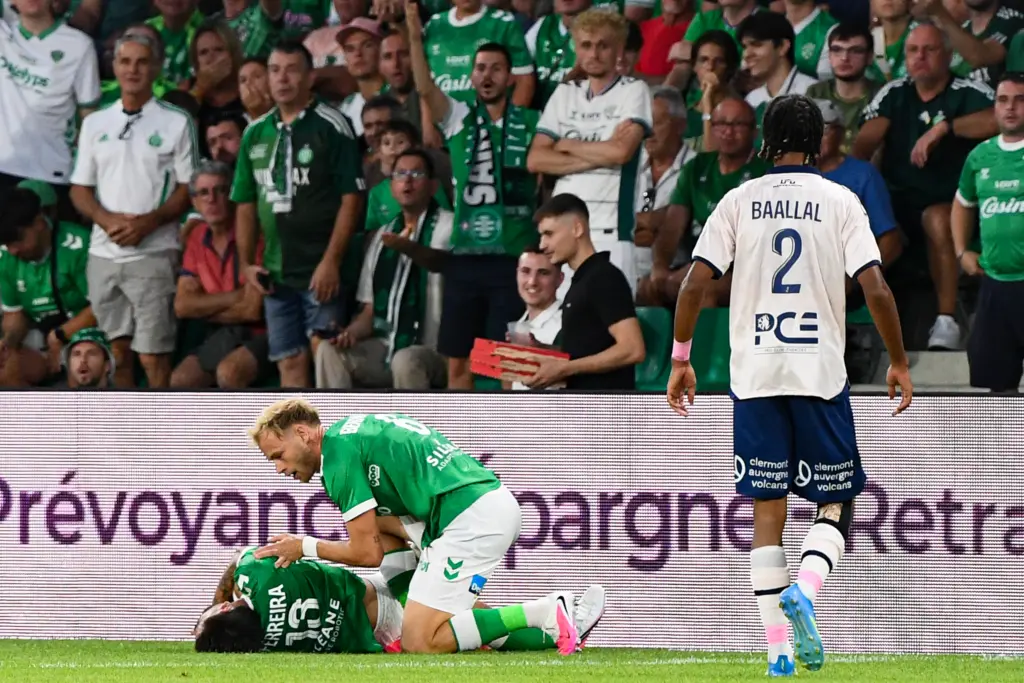 ASSE : Les premières nouvelles de Ferreira, sorti sur civière