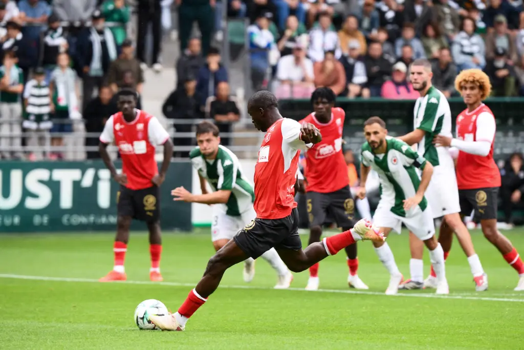 Ligue 2 : le Red Star coule, Annecy ne recolle pas à l'ASSE