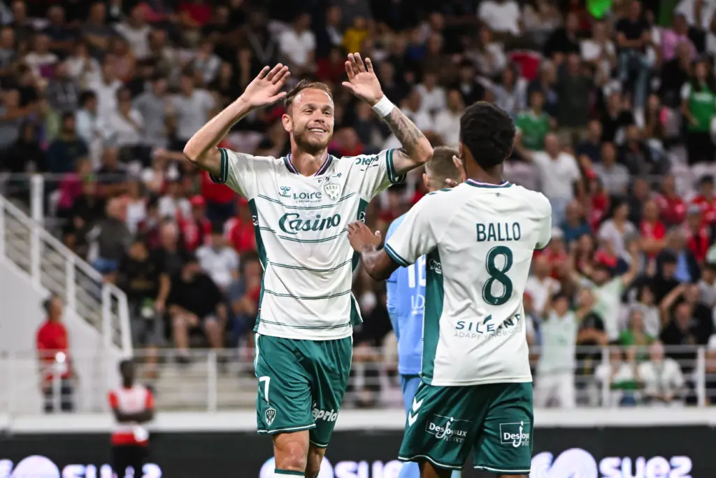 Renversante, l'ASSE continue son sans faute à Dijon