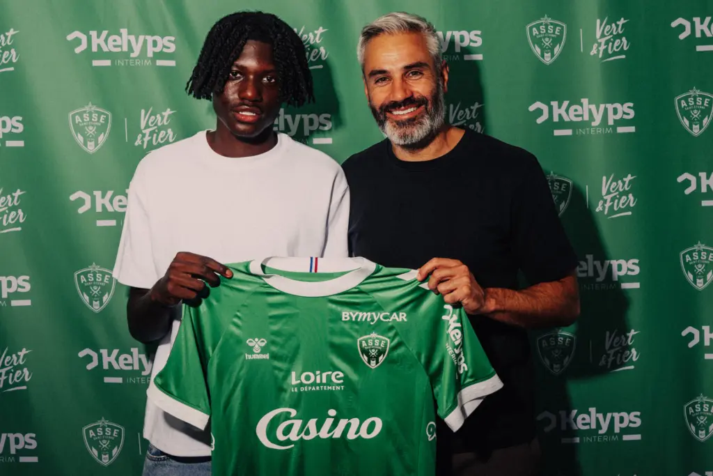 Mercato : Un défenseur signe officiellement à l'ASSE !