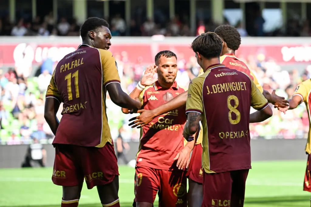 Ligue 2 : Metz cartonne, Reims trébuche