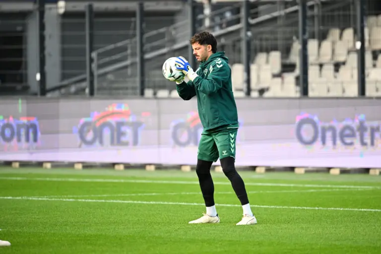 asse Larsonneur