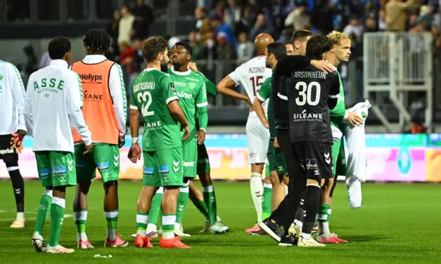 ASSE : Ian Cathro vole au secours de Gautier Larsonneur