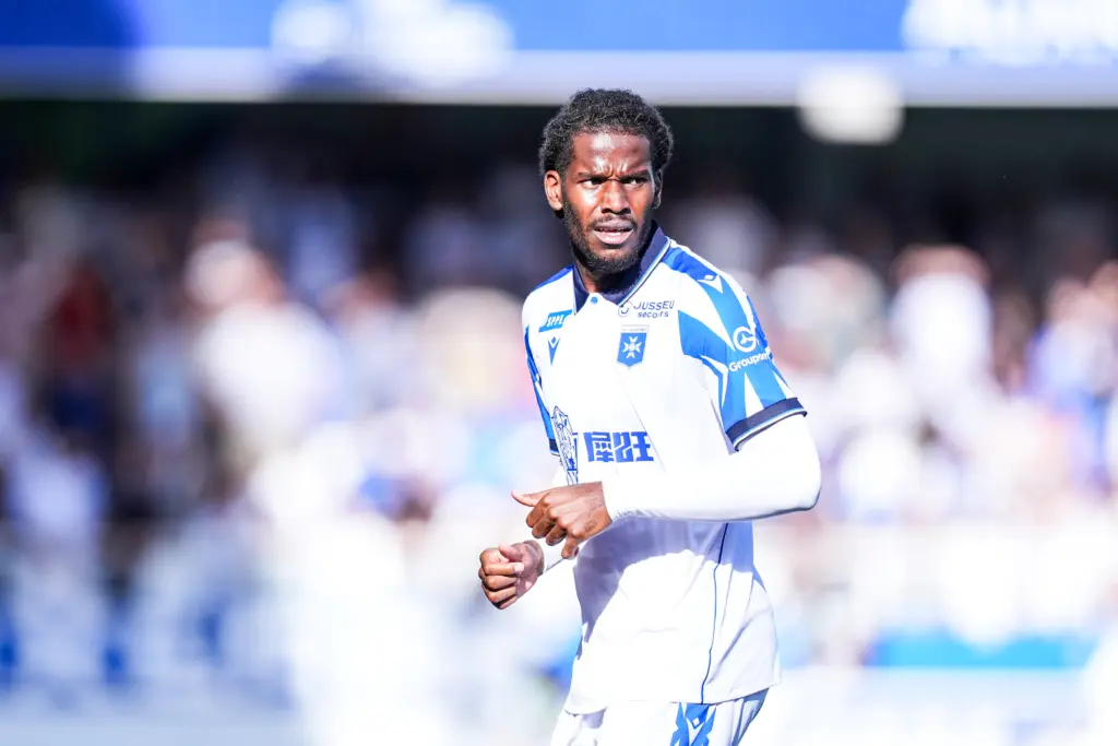 Stassin à l'arrêt, Moueffek en galère, Annan en pleine bourre