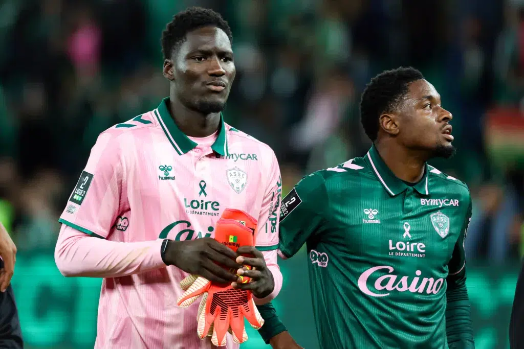 ASSE : Larsonneur absent, défense en chantier… Cathro face à un gros casse-tête au Red Star